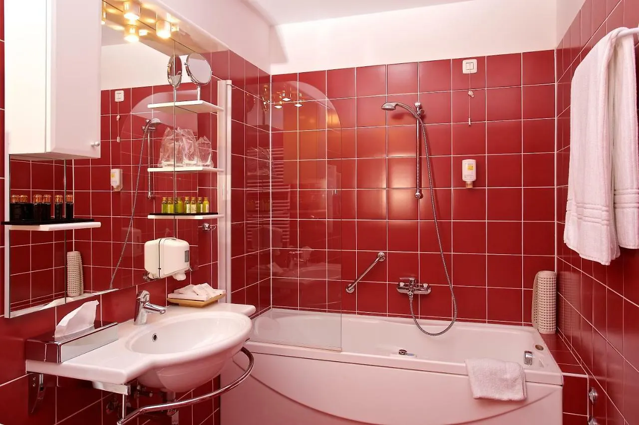 *****  Luxury Boutique Hotel Villa Vulin Pula Kroatien
