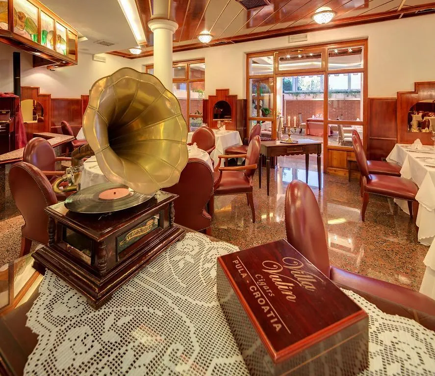 *****  Luxury Boutique Hotel Villa Vulin プーラ クロアチア